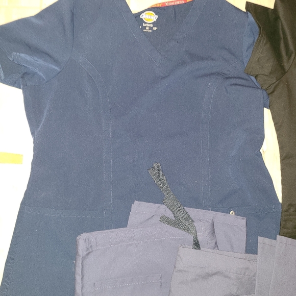 Scrubs - Picture 2 of 6